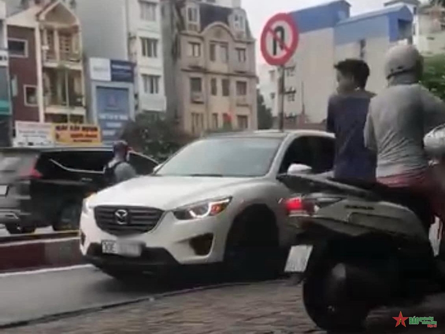 Xử phạt nữ tài xế lái xe ô tô đi ngược chiều trên đường Trường Chinh