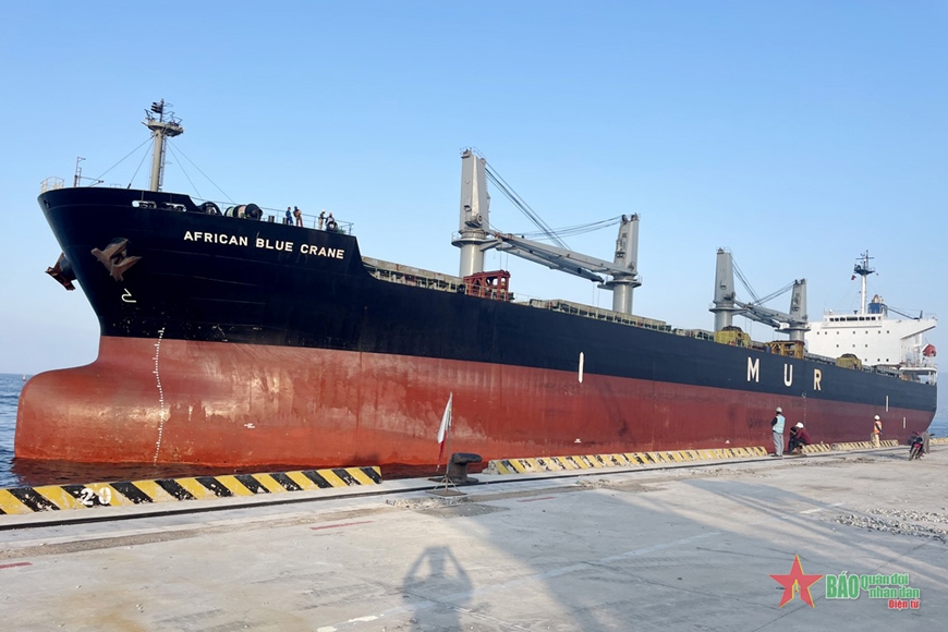 Cảng biển Cà Ná lần thứ hai đón tàu có trọng tải hơn 50.000 tấn