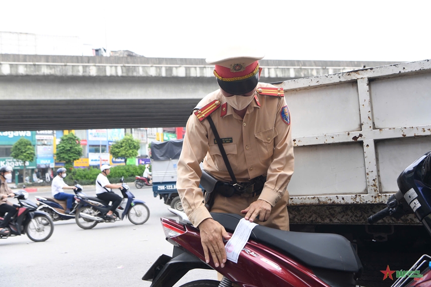 Hà Nội: Tăng cường xử lý xe máy đi trên đường Vành đai 3 trên cao