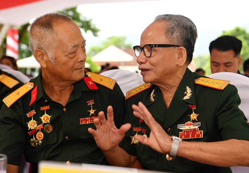 80 năm lắng đọng nghĩa tình