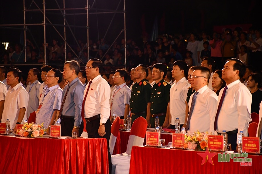 Xúc động Chương trình nghệ thuật chính luận “Vĩ tuyến 17 - Khát vọng hòa bình”