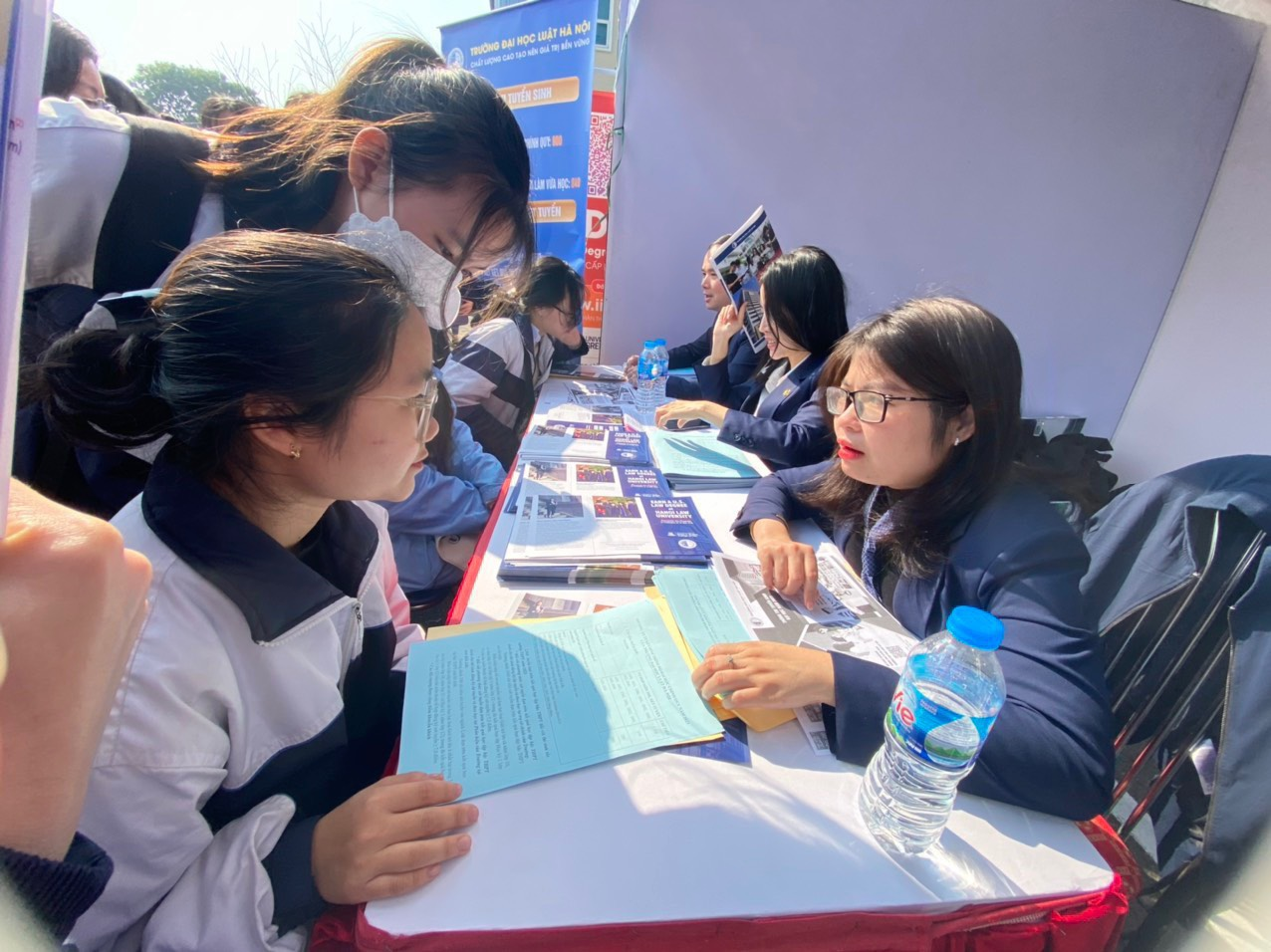 Điểm trúng tuyển cao nhất của Trường Đại học Luật Hà Nội là 28,85 điểm

