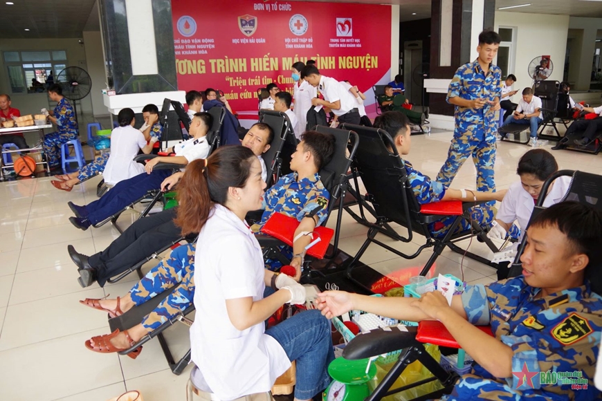 Học viện Hải quân tham gia chương trình hiến máu tình nguyện