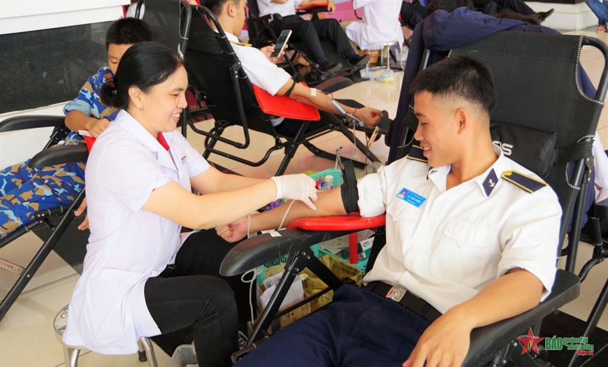 Học viện Hải quân tham gia chương trình hiến máu tình nguyện