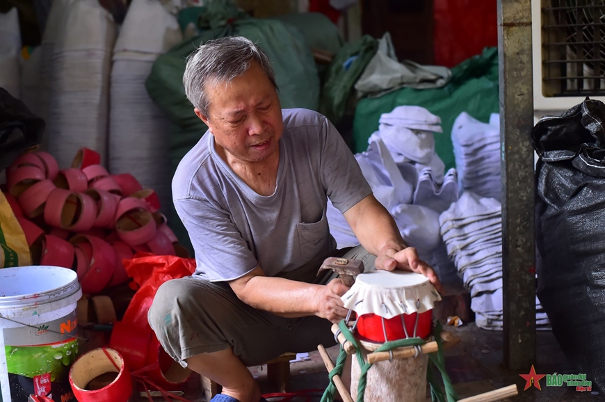 Ngôi làng lâu đời làm đồ chơi Trung thu truyền thống
