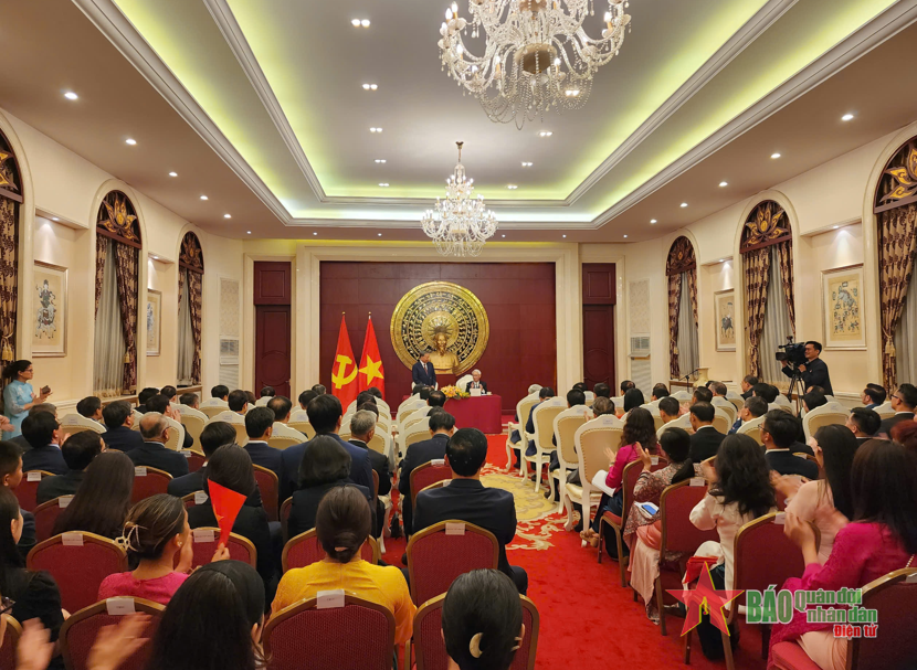 Tổng Bí thư, Chủ tịch nước Tô Lâm thăm Đại sứ quán và gặp gỡ cộng đồng người Việt Nam tại Trung Quốc