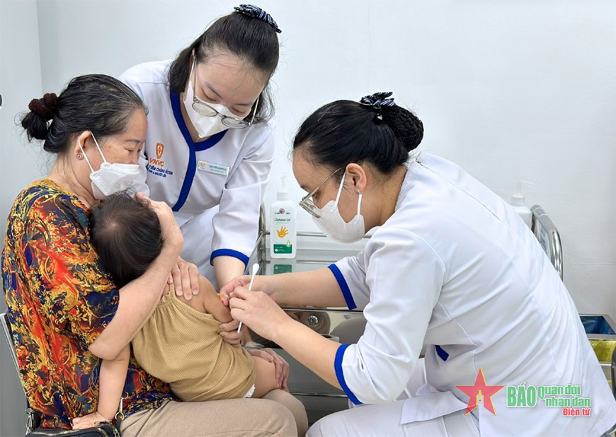 Hà Nội: Dịch sốt xuất huyết, tay chân miệng tăng mạnh