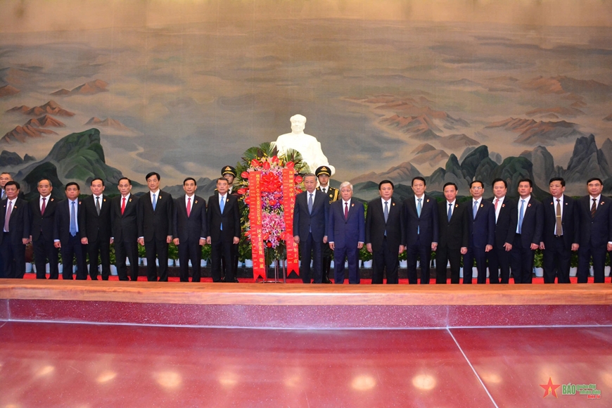 Tổng Bí thư, Chủ tịch nước Tô Lâm hội kiến Ủy viên trưởng Nhân đại toàn quốc Trung Quốc