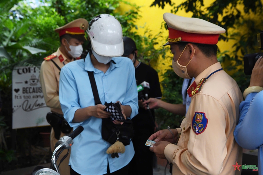 Hà Nội: Kiên quyết xử lý xe máy đi trên đường Vành đai 2 trên cao