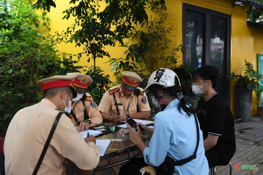Hà Nội: Kiên quyết xử lý xe máy đi trên đường Vành đai 2 trên cao