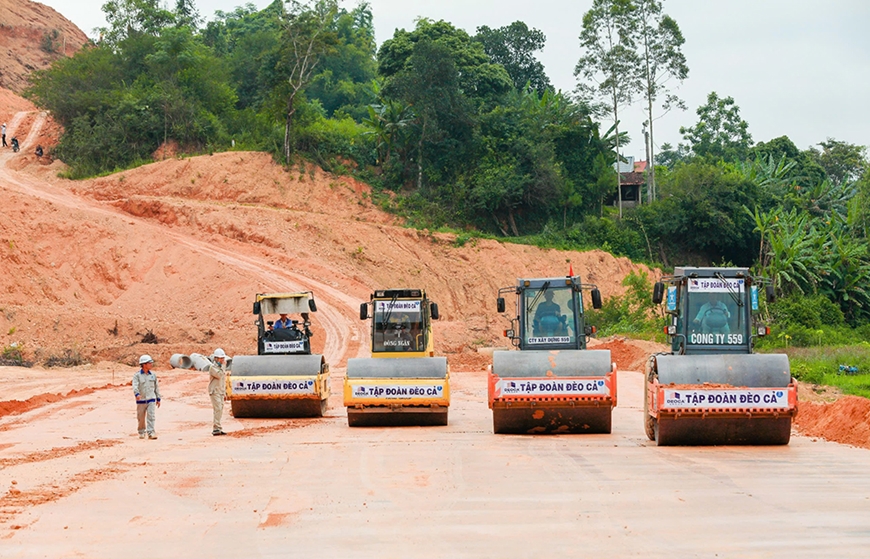 Đẩy nhanh tiến độ thực hiện dự án cao tốc cửa khẩu Hữu Nghị - Chi Lăng