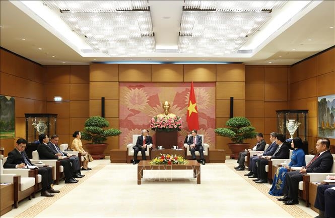 Chủ tịch Quốc hội Trần Thanh Mẫn tiếp Phó chủ tịch Quốc hội, Chủ tịch Ủy ban Hòa bình và Đoàn kết Lào