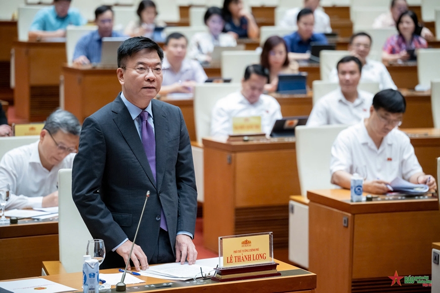 Phiên chất vấn và trả lời chất vấn tại Ủy ban Thường vụ Quốc hội: Thúc đẩy xây dựng, hoàn thiện thể chế