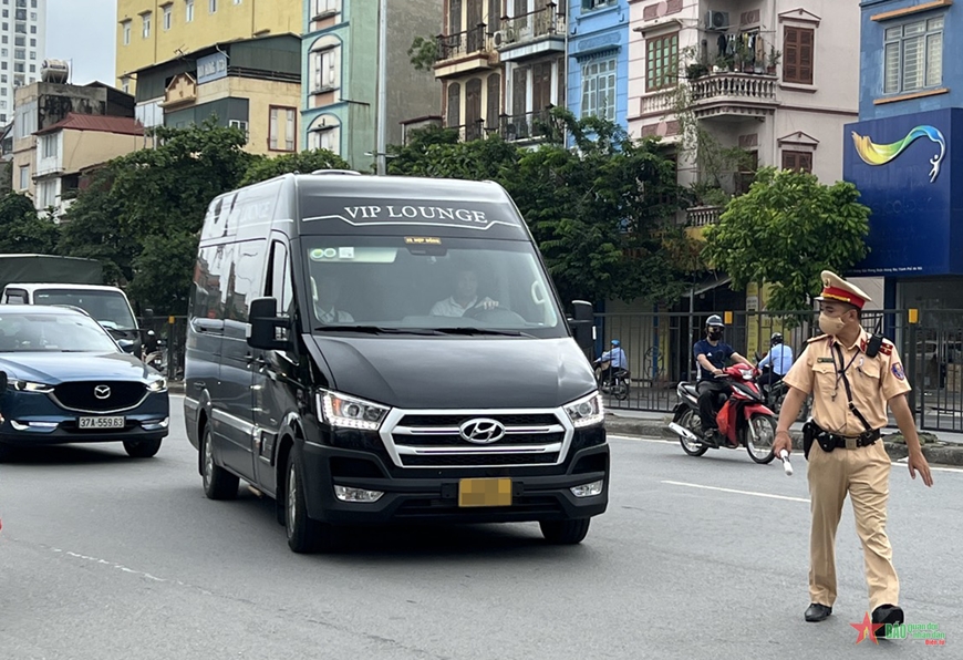 Cảnh sát giao thông Hà Nội duy trì kiểm tra nồng độ cồn trong suốt dịp nghỉ lễ 2-9