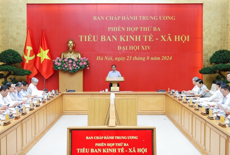 Thủ tướng Phạm Minh Chính chủ trì họp Tiểu Ban kinh tế - xã hội Đại hội XIV của Đảng