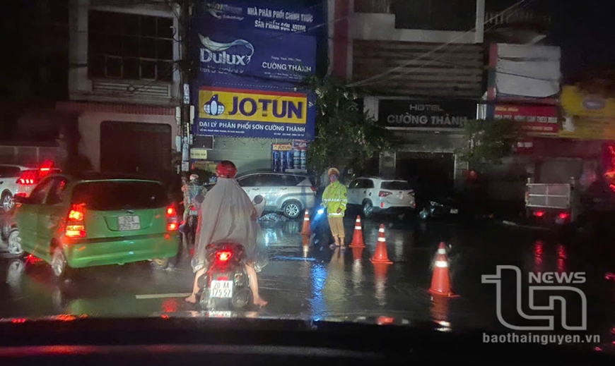 TP Thái Nguyên: Nhiều tuyến đường ngập sâu
