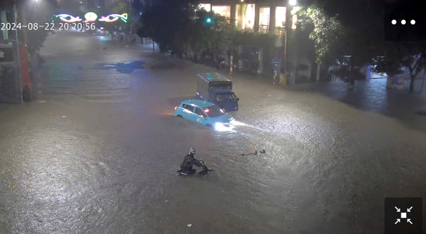 TP Thái Nguyên: Nhiều tuyến đường ngập sâu
