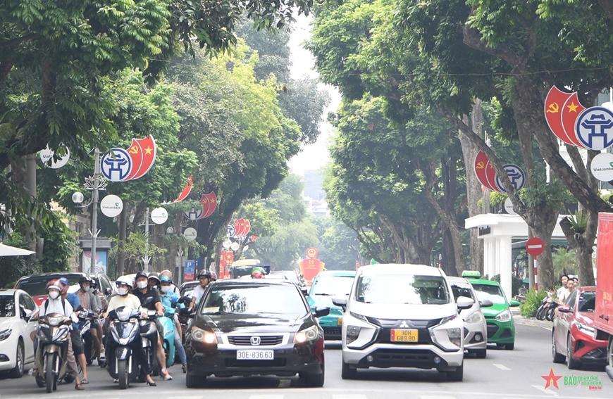 View - 	Hà Nội trang hoàng chào mừng 79 năm Cách mạng Tháng Tám-Quốc khánh 2-9