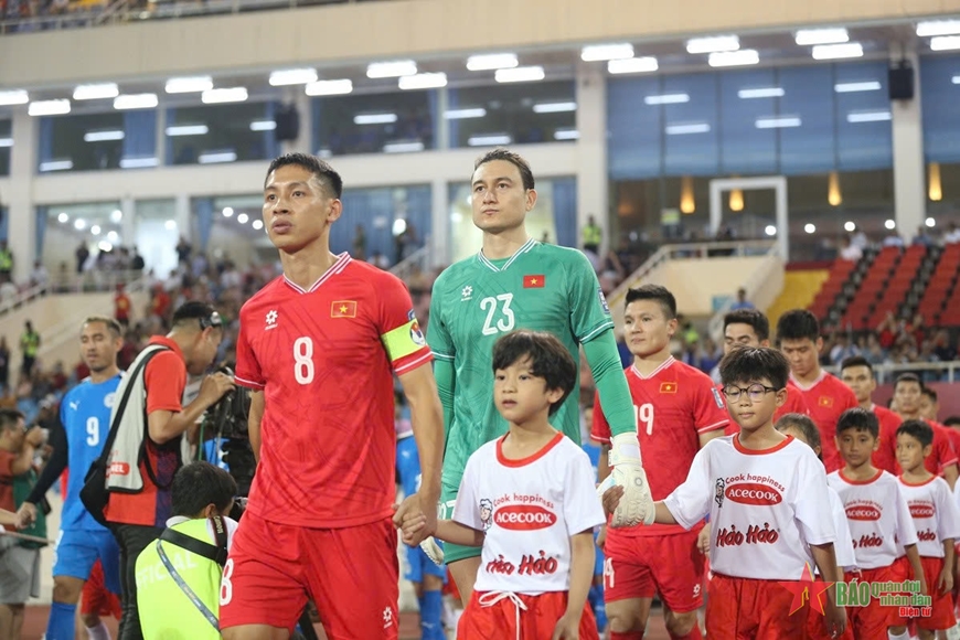 Đội tuyển Việt Nam: Sự an toàn dễ hiểu của ông Kim Sang-sik