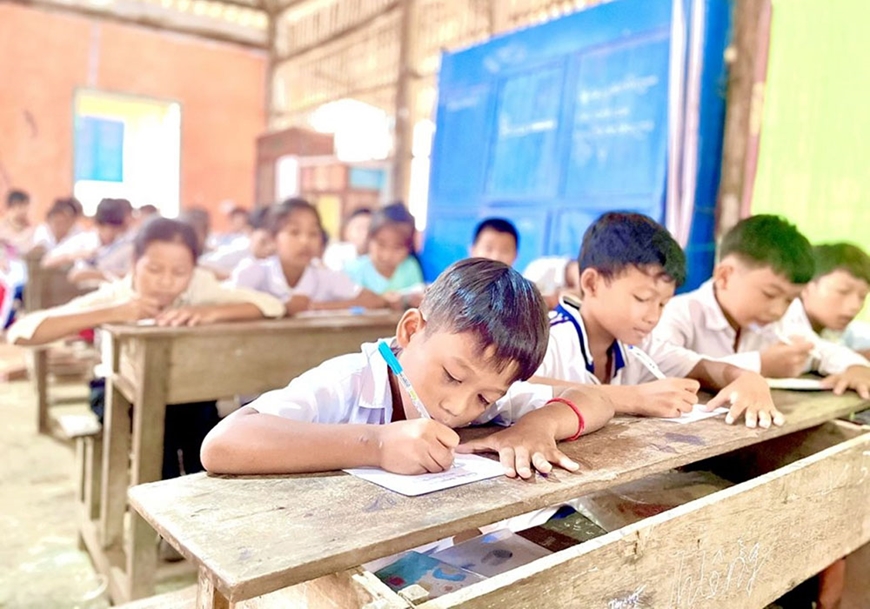 Tích cực ghi chép các từ mới. 