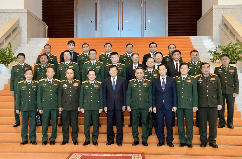 Thượng tướng Trịnh Văn Quyết chào xã giao Tổng Bí thư, Chủ tịch nước Lào Thongloun Sisoulith