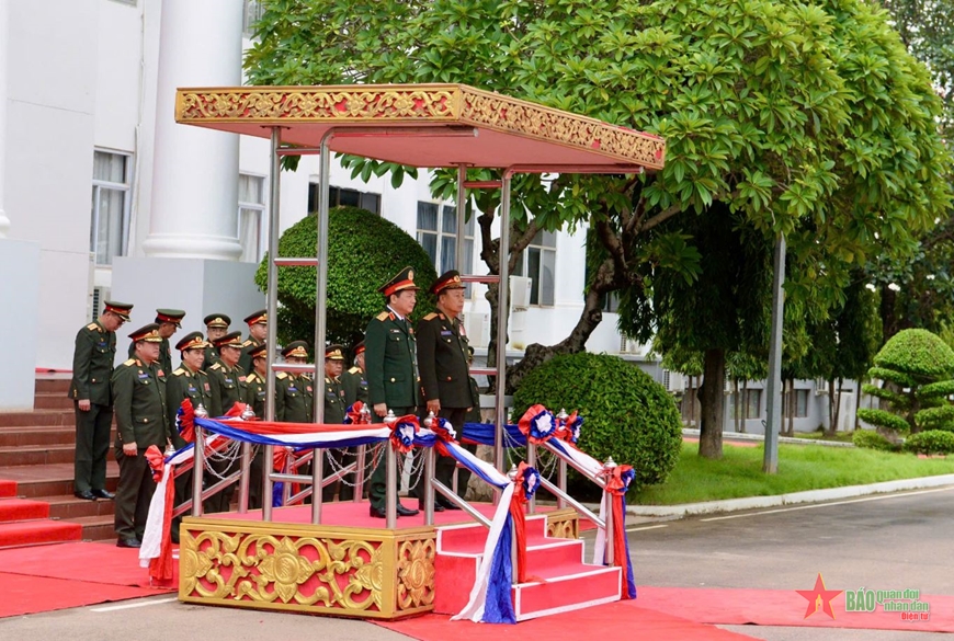 Lễ đón chính thức Thượng tướng Trịnh Văn Quyết và đoàn đại biểu chính trị cấp cao QĐND Việt Nam tại Lào