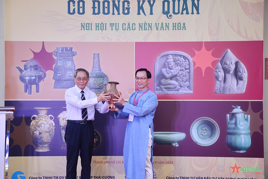 Giới thiệu nhiều hiện vật quý trong trưng bày “Cổ đổng kỳ quan – Nơi hội tụ các nền văn hóa”