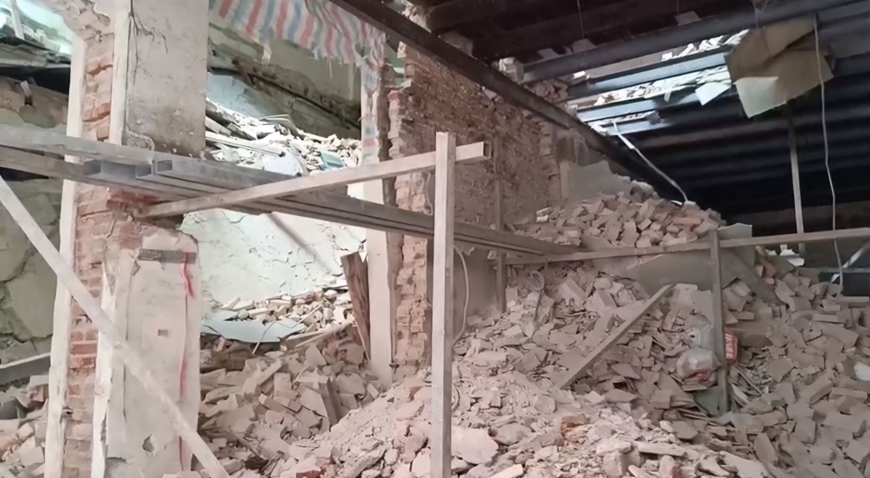 TP Hồ Ch&iacute; Minh: Sập s&agrave;n b&ecirc; t&ocirc;ng một t&ograve;a nh&agrave; trung t&acirc;m, nhiều người bị thương