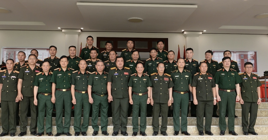 Thượng tướng Trịnh Văn Quyết thăm Trường Lý luận Chính trị Quân đội nhân dân Lào