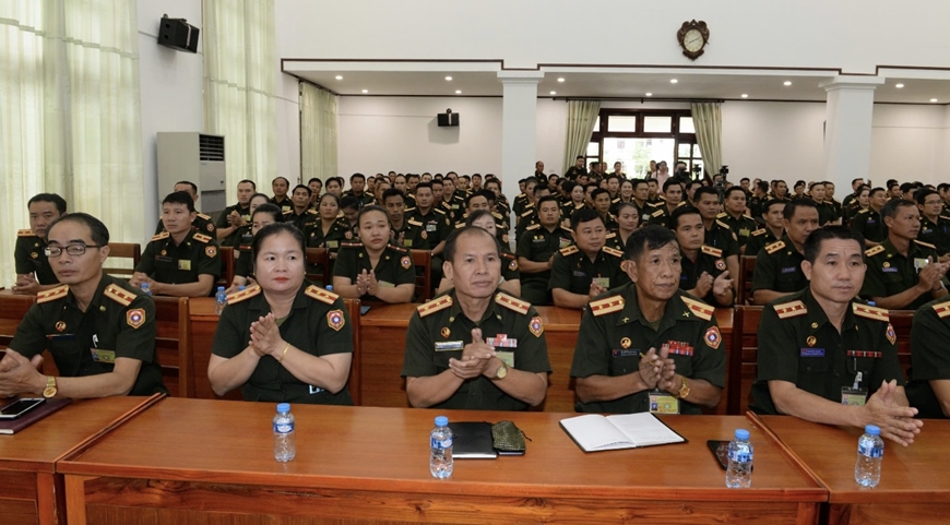 Thượng tướng Trịnh Văn Quyết thăm Trường Lý luận Chính trị Quân đội nhân dân Lào