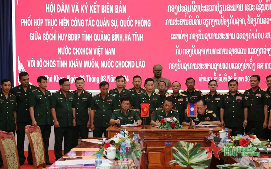 Hội đàm phối hợp thực hiện công tác quân sự, quốc phòng giữa 3 tỉnh Quảng Bình, Hà Tĩnh và Khammouane (Lào)