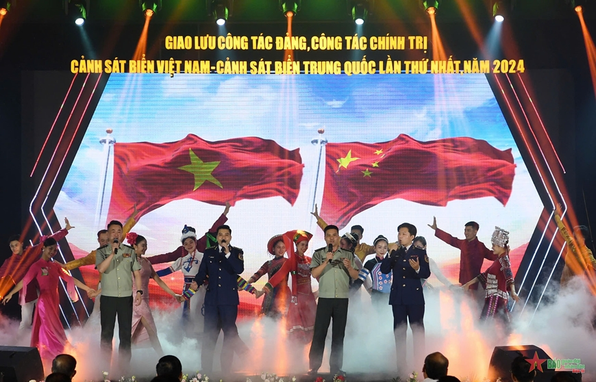 Cảnh sát biển Việt Nam và Cảnh sát biển Trung Quốc giao lưu chính trị-văn hóa