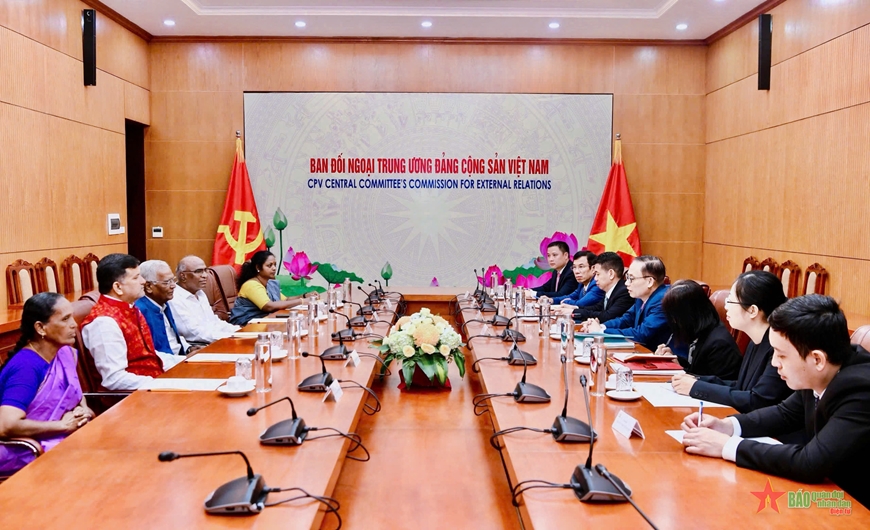 Trưởng Ban Đối ngoại Trung ương Lê Hoài Trung hội đàm với Tổng Bí thư Đảng Cộng sản Ấn Độ