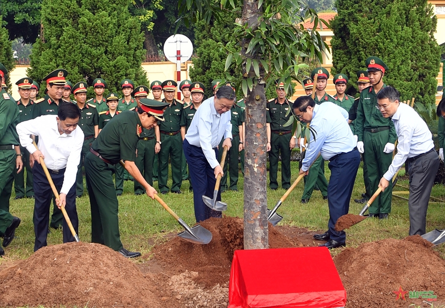 Tổng Bí thư, Chủ tịch nước Tô Lâm làm việc với Ban Thường vụ Quân ủy Trung ương