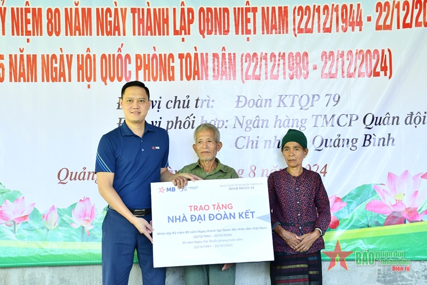 Đoàn Kinh tế-Quốc phòng 79, Binh đoàn 15: Trao tặng nhà “Đại Đoàn kết” và “Nhà đồng đội”