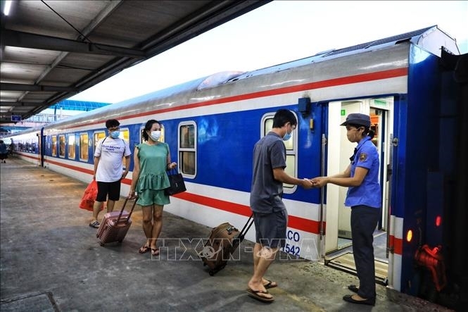 Ngành đường sắt giảm 10% giá vé cho sinh viên và người thân khi đi nhập học