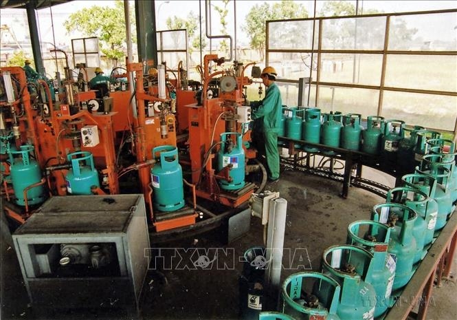  Từ ngày 1-9, giá gas bán lẻ trong nước tăng. Ảnh minh họa: TTXVN