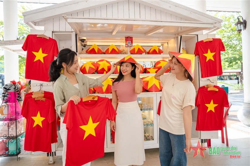 Vận Chuyển Nón Lá In Hình Lá Cờ Việt Nam Từ Cần Thơ Đi Hà Nội Vận Chuyển Nón Lá In Hình Lá Cờ Việt Nam Từ Cần Thơ Đi Hà Nội