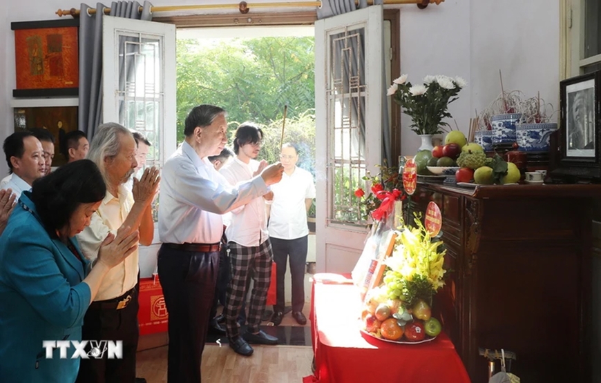 Tổng Bí thư, Chủ tịch nước Tô Lâm tri ân cố nhạc sĩ Văn Cao và cố họa sĩ Bùi Trang Chước
