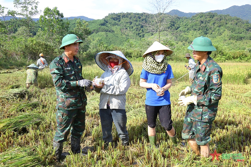 Ở đâu dân khó, ở đó có Bộ đội Cụ Hồ