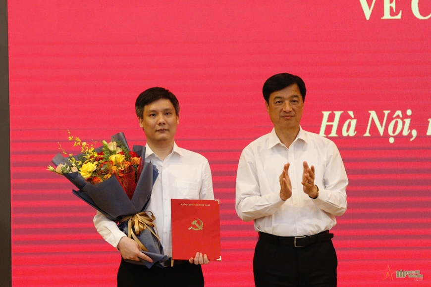 Công bố các quyết định bổ nhiệm chức vụ Trợ lý và Thư ký của Tổng Bí thư