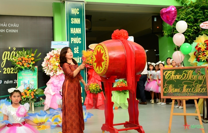 Học sinh cả nước vui đón năm học mới 2024-2025