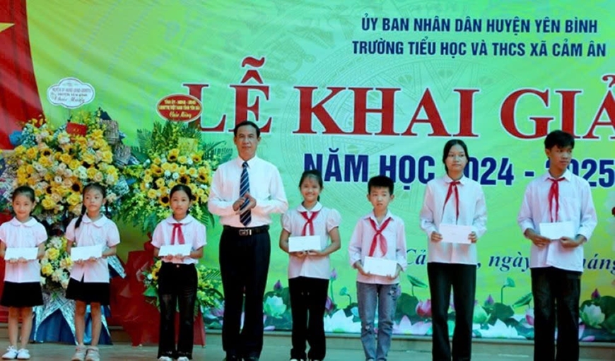 Học sinh cả nước vui đón năm học mới 2024-2025