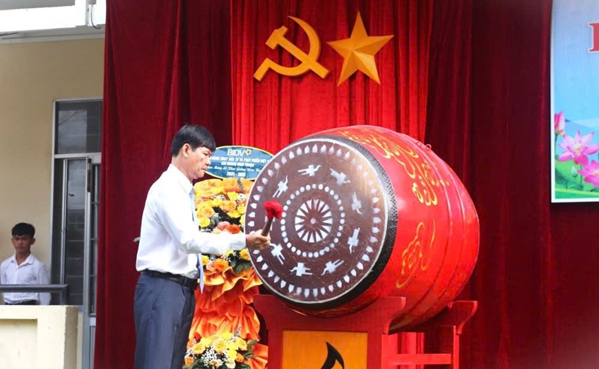 Học sinh cả nước vui đón năm học mới 2024-2025