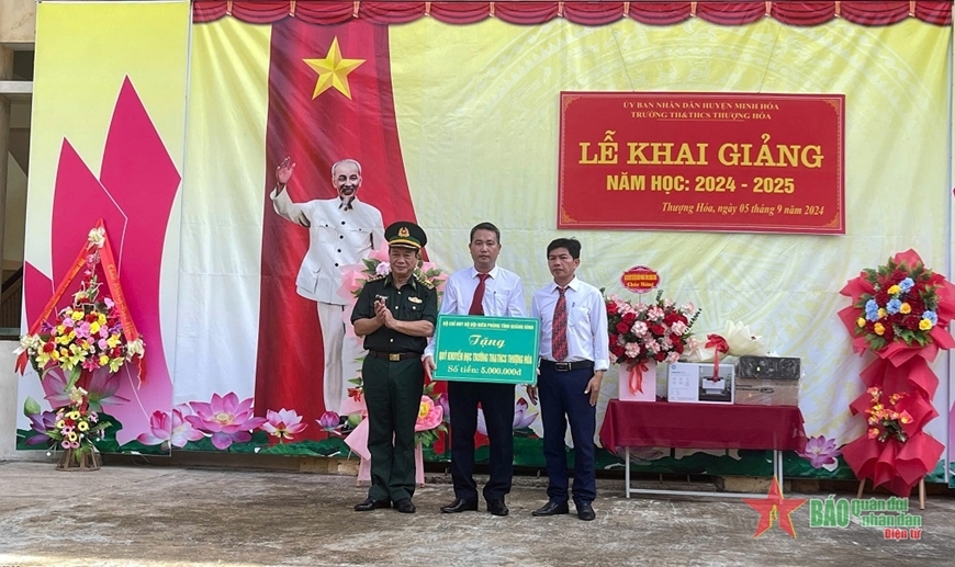 Học sinh cả nước vui đón năm học mới 2024-2025