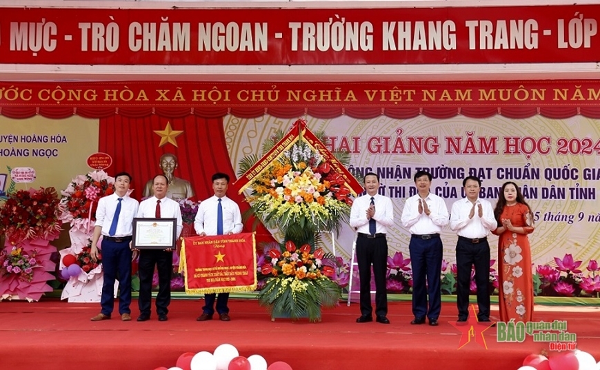 Học sinh cả nước vui đón năm học mới 2024-2025