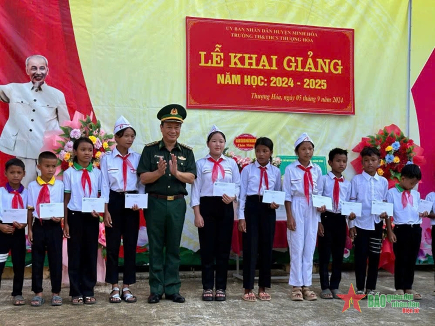 Học sinh cả nước vui đón năm học mới 2024-2025