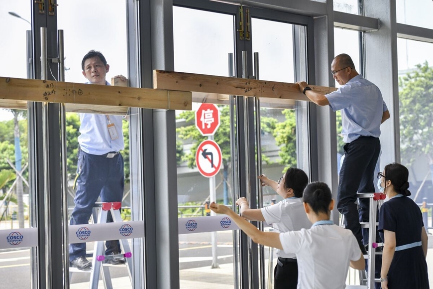 Trung Quốc: Tỉnh Hải Nam nâng mức ứng phó khẩn cấp với siêu bão Yagi