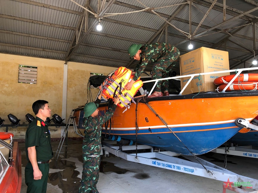 Hà Tĩnh kêu gọi tàu thuyền tránh trú bão số 3