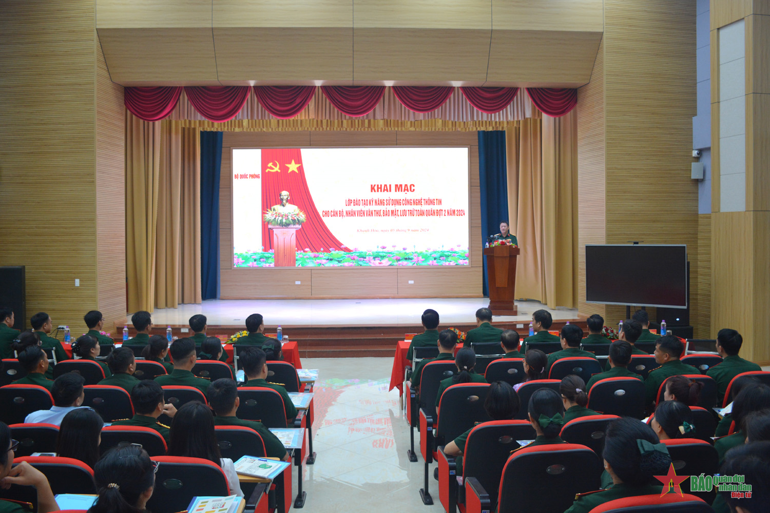 Toàn quân nâng cao kỹ năng sử dụng công nghệ thông tin